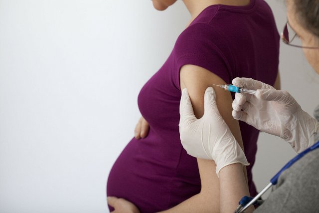 Голикова рассказала о вакцинации беременных против COVID-19