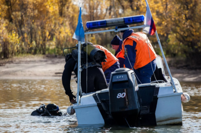 Двух пропавших рыбаков разыскивают в Иркутской области