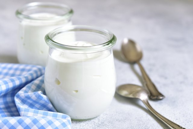 Диетолог дал рекомендации о выборе полезного йогурта