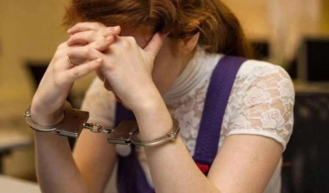 В Красноярске задержана мошенница, которая выдавала себя за астролога