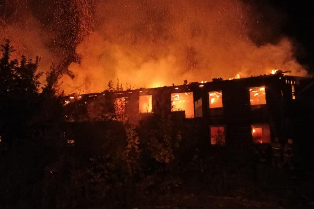 В жилом доме в Уфе после пожара обнаружено тело неизвестного