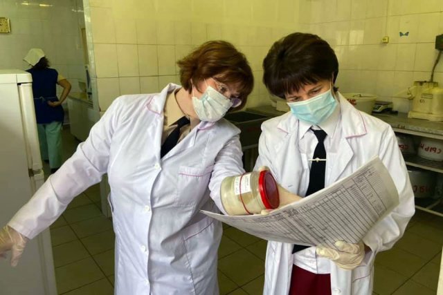 Массовое отравление школьников зафиксировано в гимназии в Брянске