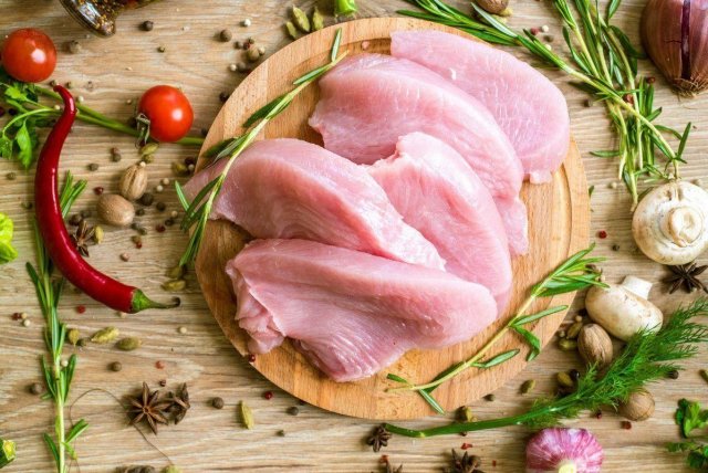 Эксперт объяснил, почему употребление мяса птицы может стать причиной развития рака