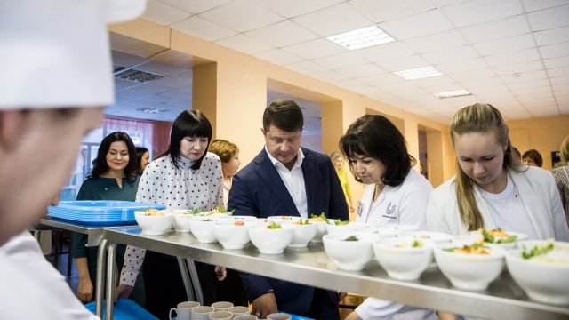 В Самарской области родители занимаются проверкой школьного питания