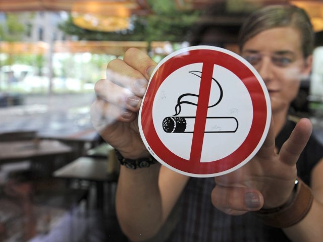 Запрет на курение в автомобиле присутствии детей будет введён в Северной Ирландии
