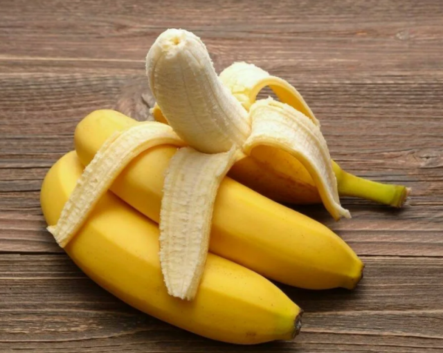 Нутрициолог дала рекомендации о том, кому не рекомендуется есть бананы