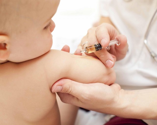 Мурашко заявил, что экспертиза вакцины для детей против COVID-19 скоро будет завершена