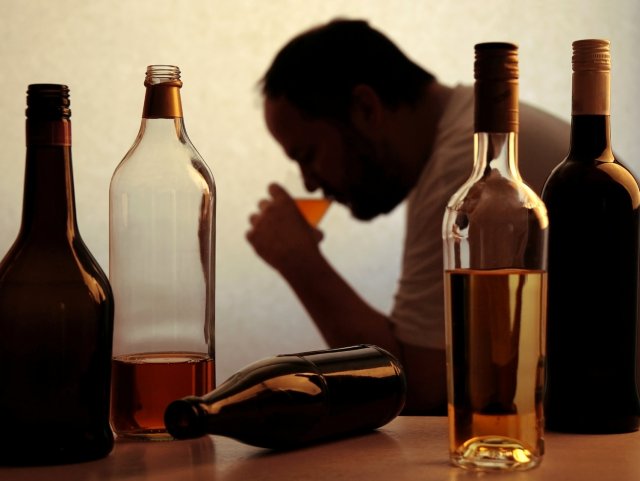 Учёные получили новые данные о том, как и почему спиртное поражает клетки мозга