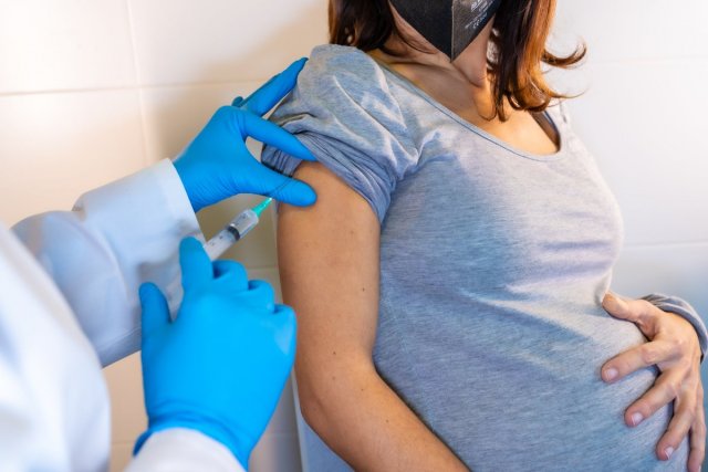 В Удмуртии начали работать пункты вакцинации для беременных и кормящих