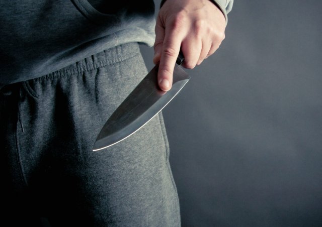Житель Череповца ранил трёх человек ножом