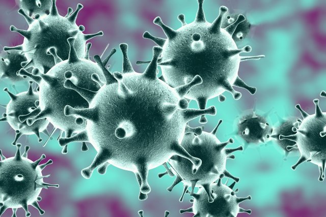 Иммунолог предупредил об опасности заражения сразу двумя штаммами коронавируса