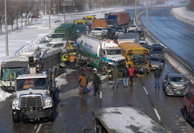 В Канаде из-за крупного ДТП пострадали 8 человек