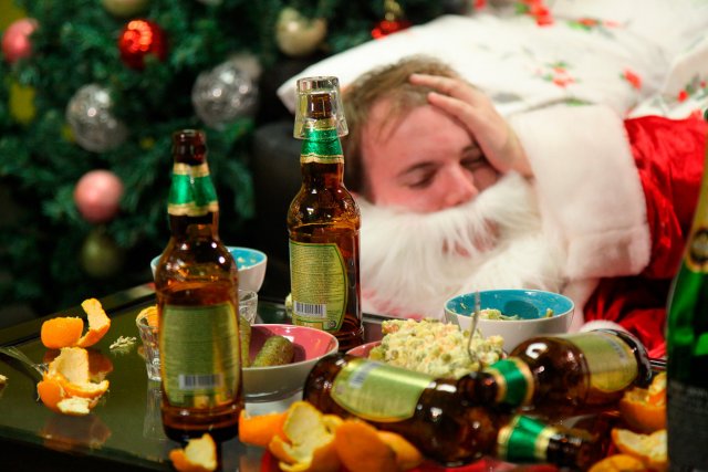 Нарколог напомнил о правилах безопасного употребления спиртного в новогоднюю ночь