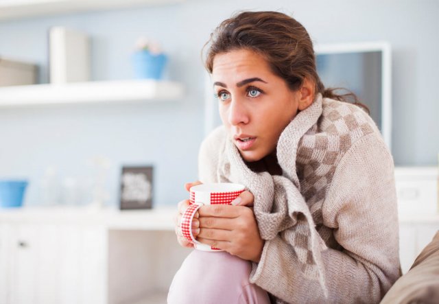 Невропатолог объяснила, почему некоторые люди постоянно ощущают холод