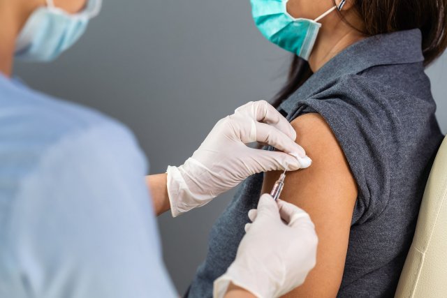 В России вакцинация против COVID-19 продолжится после завершения пандемии