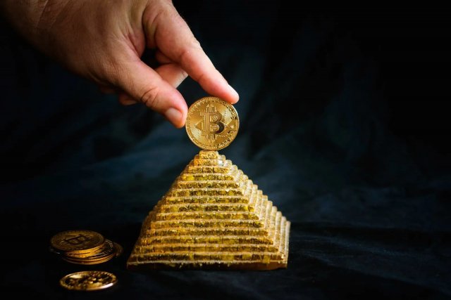 Эксперт рассказал о признаках финансовой пирамиды
