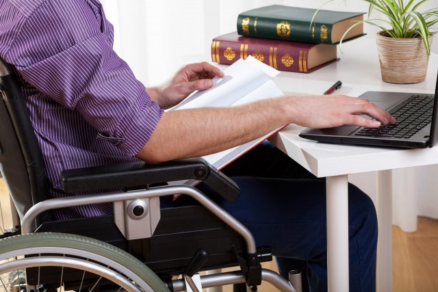 Для инвалидов будет упрощена система трудоустройства