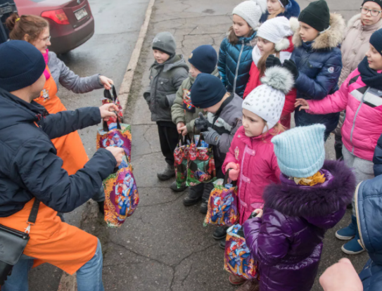 Таможенники во Франции конфисковали средства для помощи детям из Донбасса