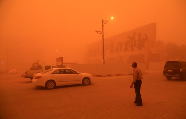 В Ираке из-за песчаной бури пострадали несколько тысяч человек