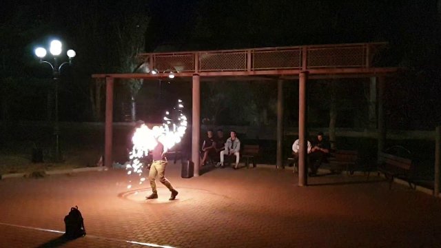 Танцор загорелся во время файер-шоу в Феодосии