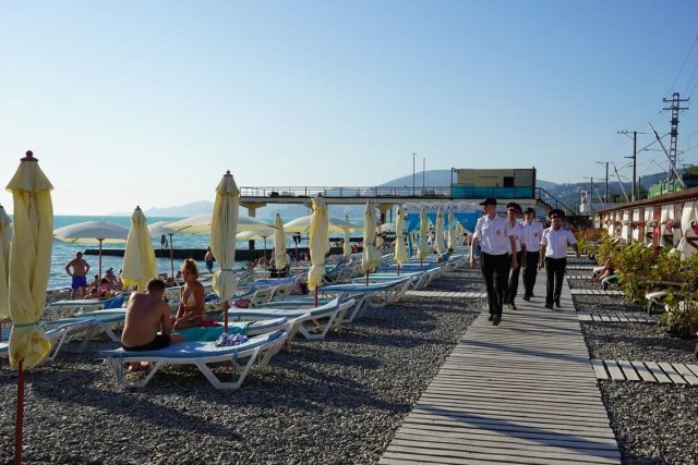 В Сочи усилена охрана на пляжах после драки