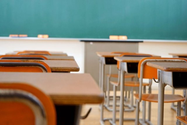 В Орске школа выплатит компенсацию за травму, полученную школьницей