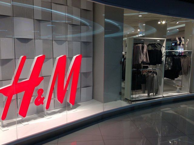 Магазины H&M в России будут закрываться осенью