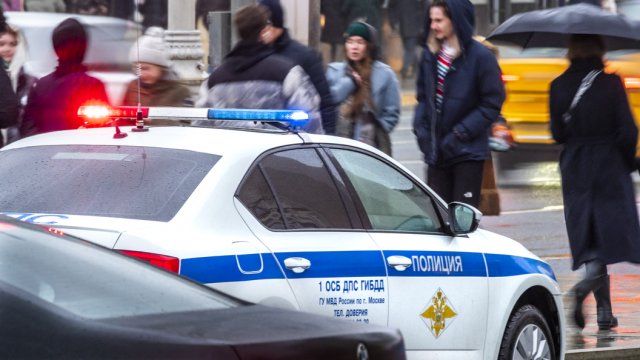 Мужчина в метро Москвы разбил банку с бромом