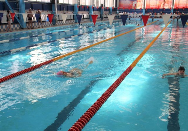 В Москве школьница скончалась, утонув в бассейне