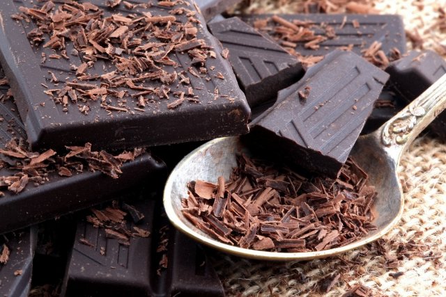 Эксперты назвали тёмный шоколад полезным для зубов