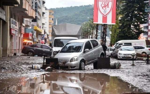 Крупнейшее за 50 лет наводнение произошло в Анталье