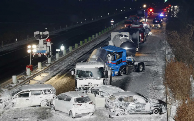 Несколько человек скончались в Южной Корее из-за пожара на автомагистрали