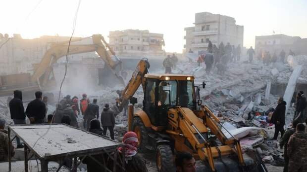 Несколько человек скончались в результате обрушения здания в сирийском Алеппо