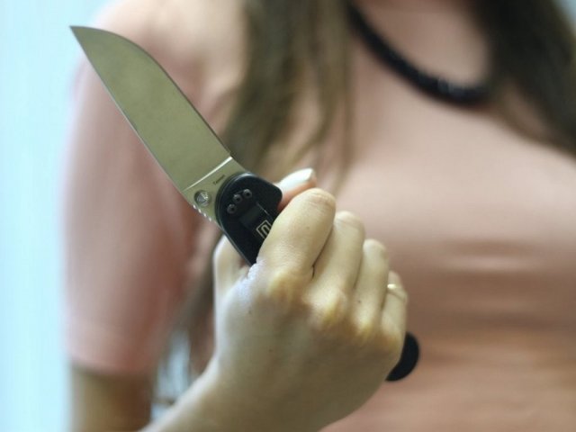 Жительница Подмосковья напала на несовершеннолетнего сына с ножом