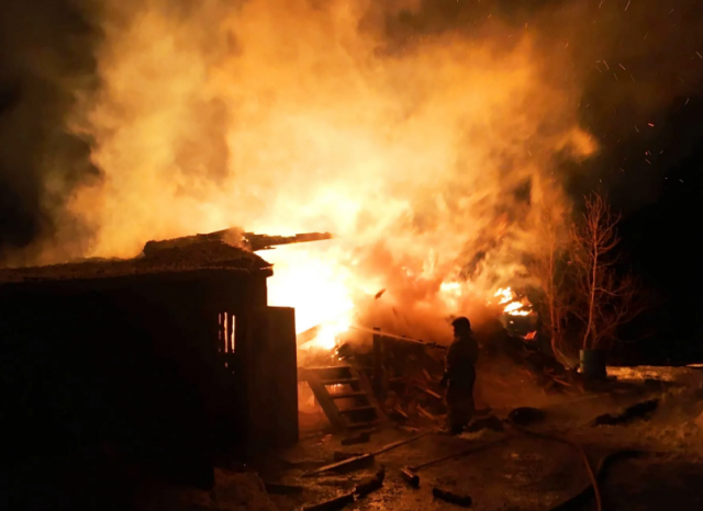 В Сыктывкаре скончался мужчина в результате пожара в частном доме