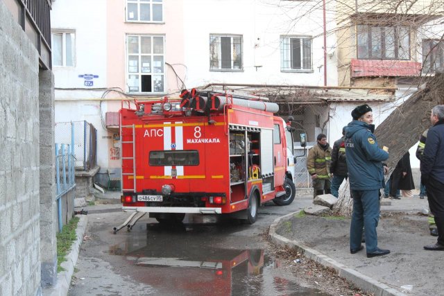 Пожар произошёл в многоквартирных домах Махачкалы из-за высокого давления газа