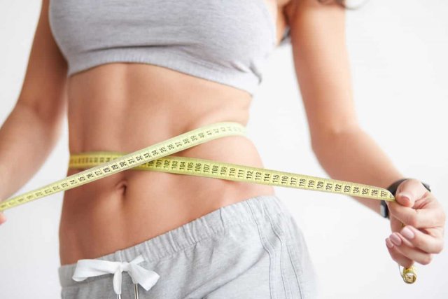 Диетолог Анна Серикова перечислила несколько правил для эффективного похудения