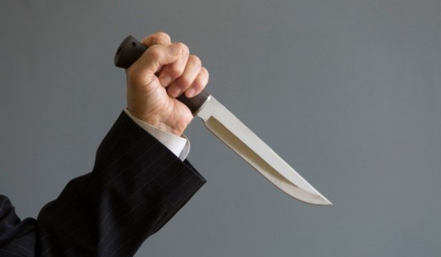 Ученик во Франции обвиняется в том, что ранил учительницу ножом
