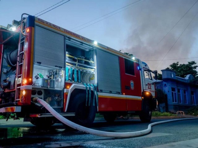 Три человека скончались в Сочи во время пожара в гаражном кооперативе
