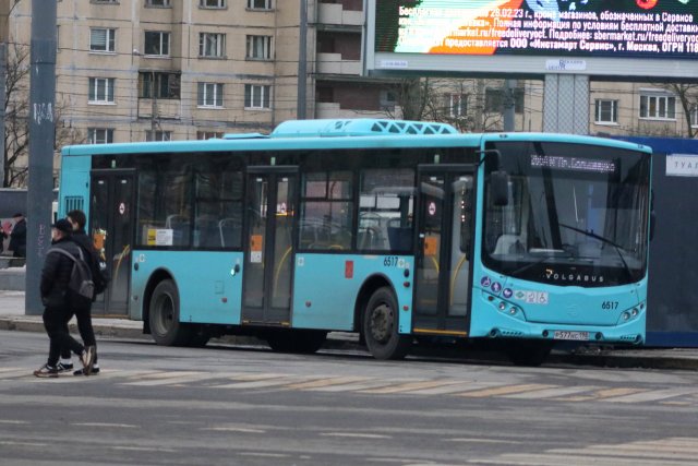 Школьника в Санкт-Петербурге зажало дверью в автобусе