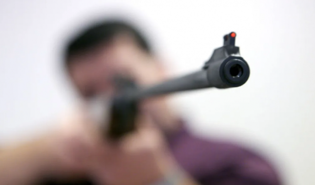 На Кубани мужчина выстрелил в подростка из оружия
