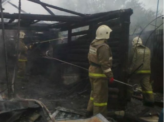 Пожилая пара погибла при пожаре в доме в Пензенской области