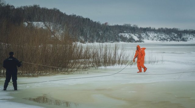 Очевидцы на Урале спасли ребёнка, который провалился под лёд