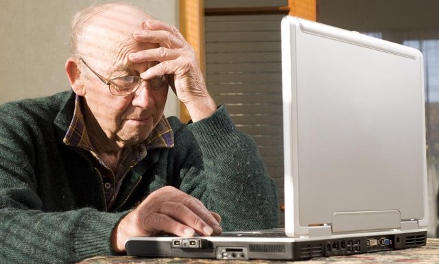 Учёные из США заявили, что использование интернета может выступать в качестве профилактики деменции