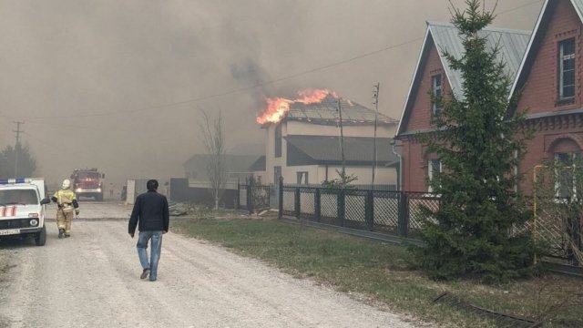 Волонтер погиб во время лесного пожара в поселке Тюмень
