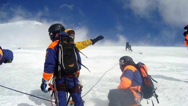 СК начала поиск и расследование исчезновения альпинистов на Эльбрусе