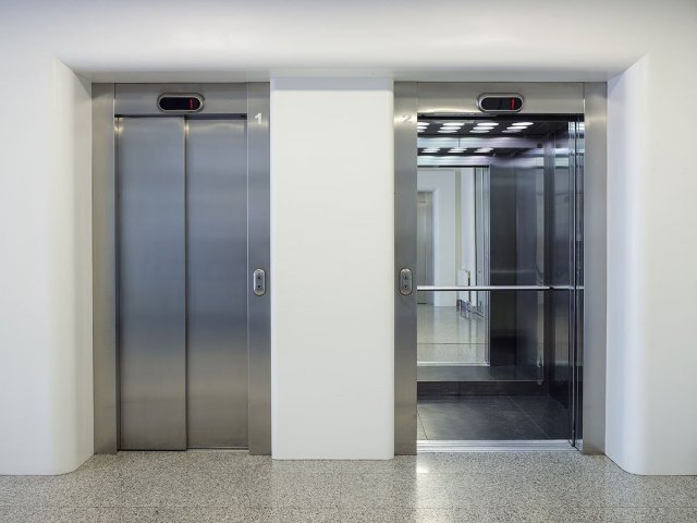 Подозреваемый в нападении на подростка в краснодарском лифте объявлен в розыск