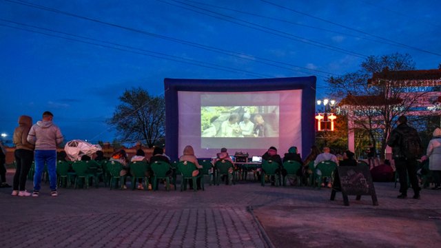 В московских парках разместят кинотеатры под открытым небом для летних развлечений