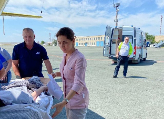 В Оренбурге бригада медиков успешно лечит подростка, отравившегося алкоголем