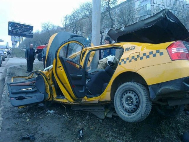 Жителю Омска грозит уголовная ответственность за порчу автомобиля такси